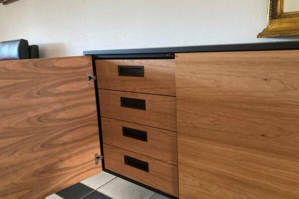 dressoir kersen met zwartopen